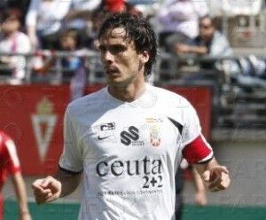 Ultimado el fichaje del central Juan Antonio Zamora