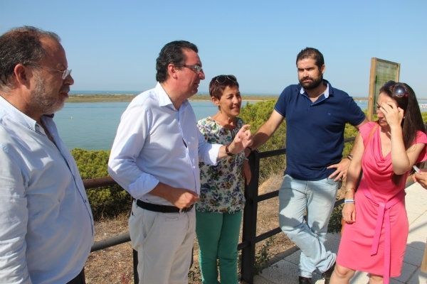 El PP exige a la Junta una draga permanente ante los problemas de calado en el litoral onubense