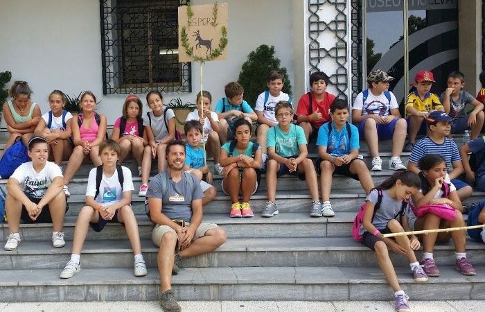 La Escuela de Exploradores de Marismas del Odiel descubre a los más pequeños los misterios del Museo