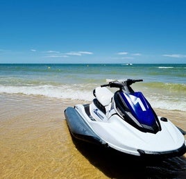 En qué playas de Huelva se puede alquilar una moto de agua y cuáles son los precios