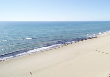 Esta es la playa de Huelva a la que debes ir si buscas tranquilidad: es una de las menos masificadas y apenas tiene oleaje