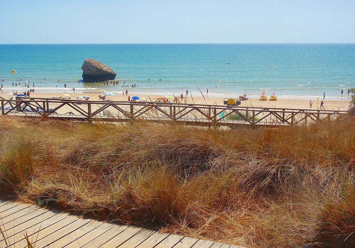 Imagen de la playa de Matalascañas, una de las mejores de Huelva para este verano según National Geographic