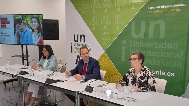 Los rectores de la UHU y la UNIA y la directora de la sede iberoamericana de La Rábida