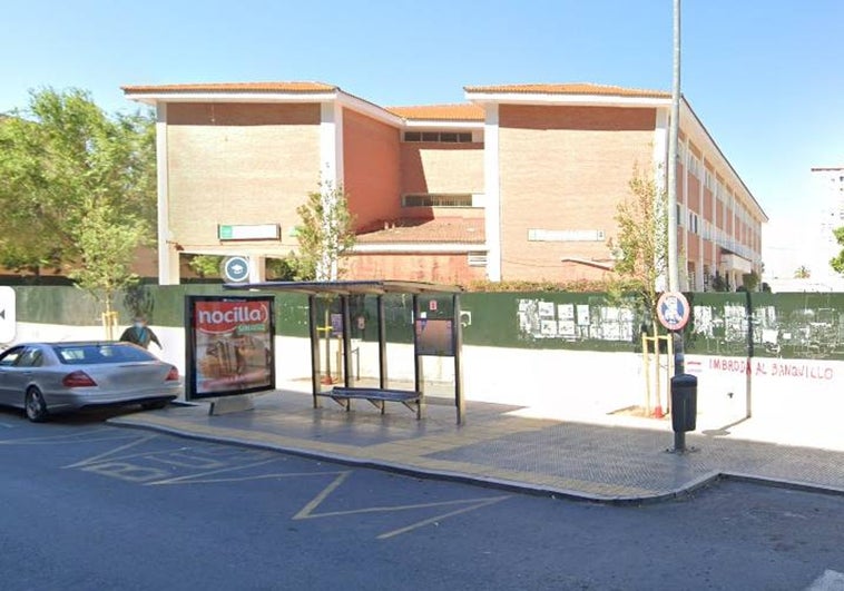 Fachada del Ceip Arias Montano de Huelva capital