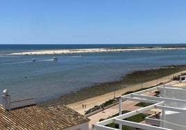 El Portil quiere su playa de vuelta: vecinos y veraneantes se echan a la calle este sábado en una nueva manifestación