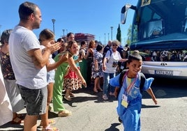 Huelva recibe a los niños y niñas saharauis que disfrutarán de unas 'Vacaciones en Paz'