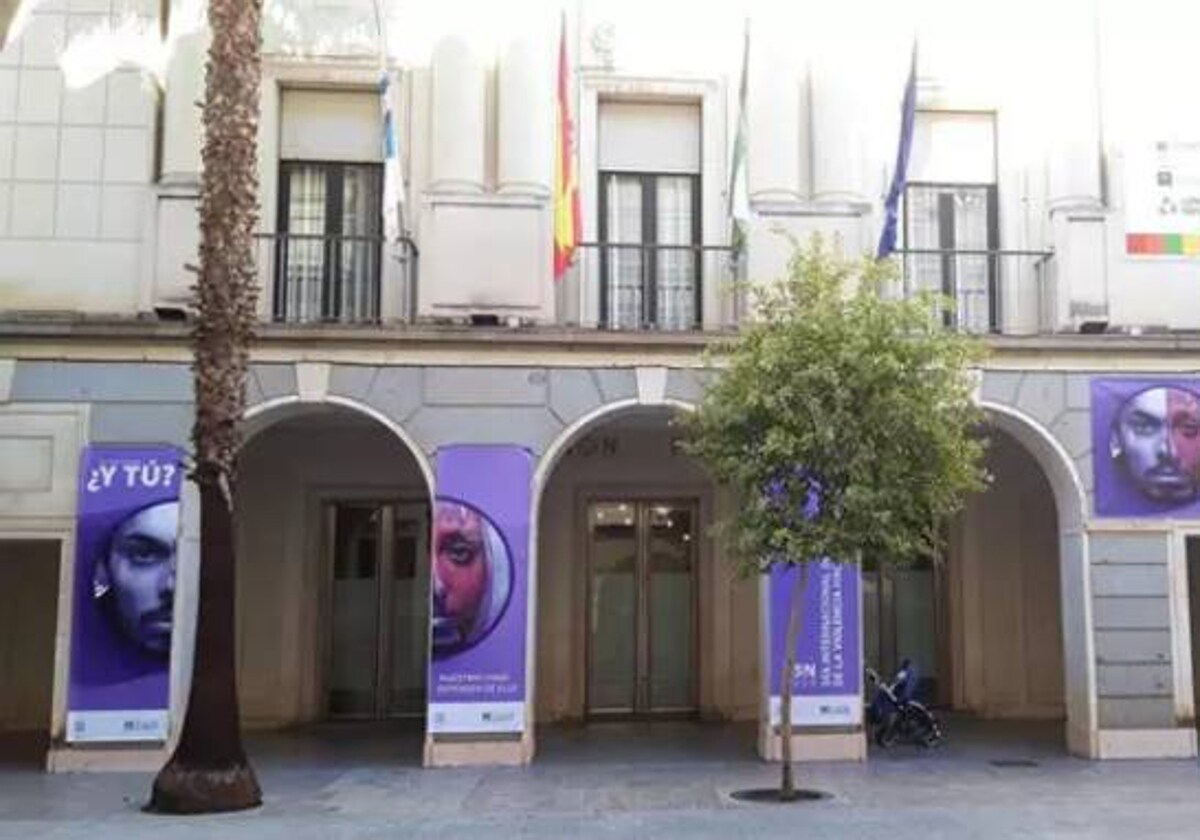 Fachada de la Diputación de Huelva, donde se ha producido la presunta filtración de exámenes