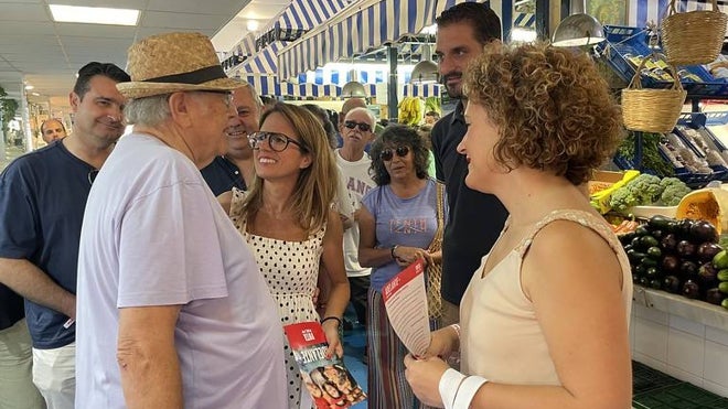 La candidata ha estado acompañada por Natalia Santos