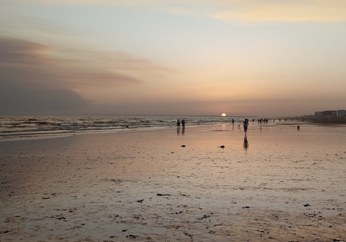 Atardecer en una playa de la provincia de Huelva