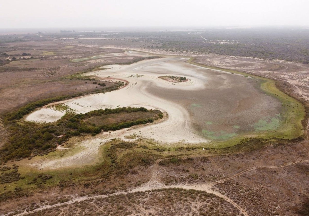 Vista aérea de la laguna de Santa Olalla este miércoles 9 de agosto