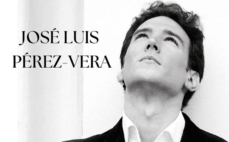 Imagen principal - El artista flamenco José Luis Pérez-Vera canta en El Rocío