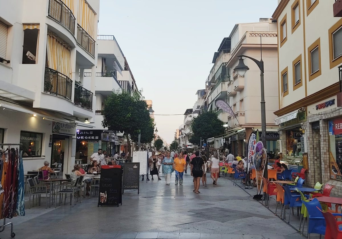 Bares y comercios en la calle Ancha de Punta Umbría