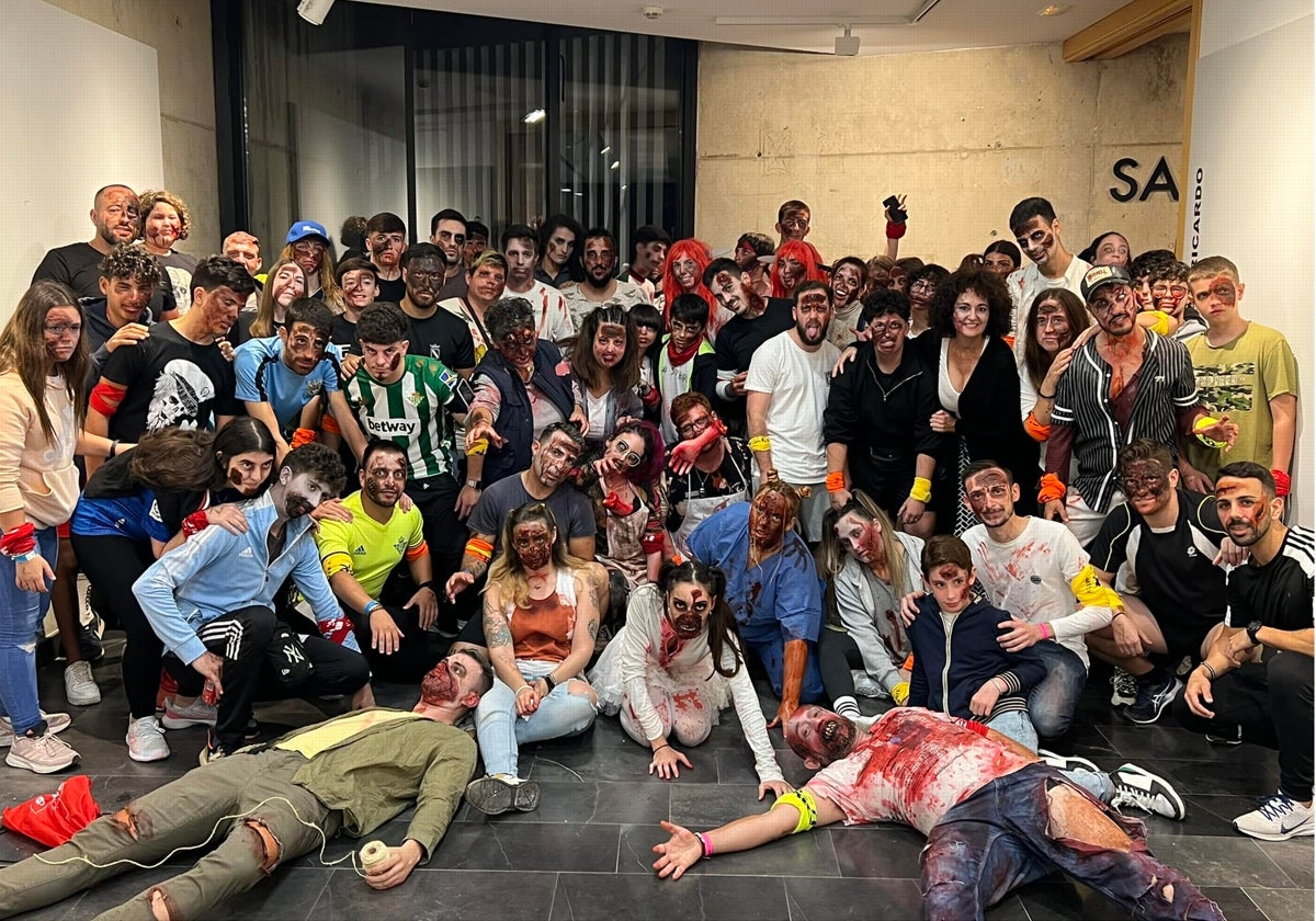 Zombies en Gibraleón la pasada noche de Halloween de 2022
