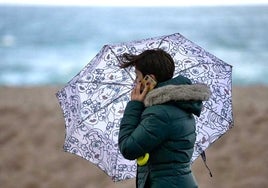 Aviso naranja este domingo por fuertes vientos en el litoral