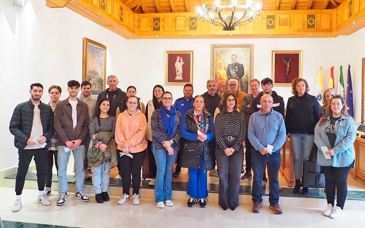Los estudiantes palermos en el acto de entrega de las becas