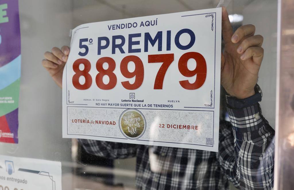 Las mejores imágenes que ha dejado en Huelva el sorteo de Lotería de Navidad 2023