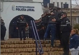 Así ha sido la solemne despedida al jefe de la Policía Local de Almonte