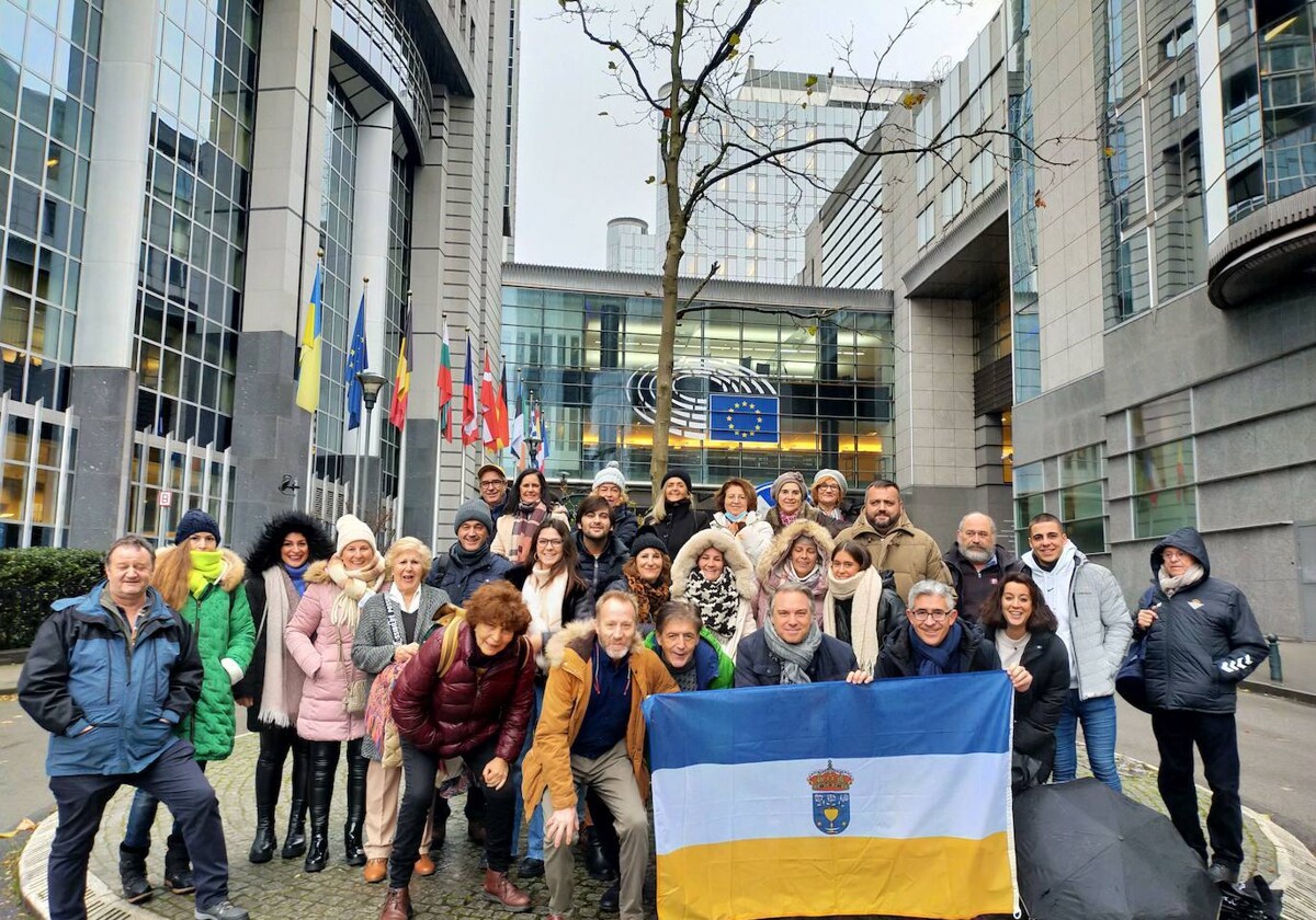 Viaje de la Asociación Cultural Lieva al Parlamento Europeo en Bruselas