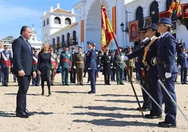Jornada «para la historia» en El Rocío con su primera Jura de Bandera civil