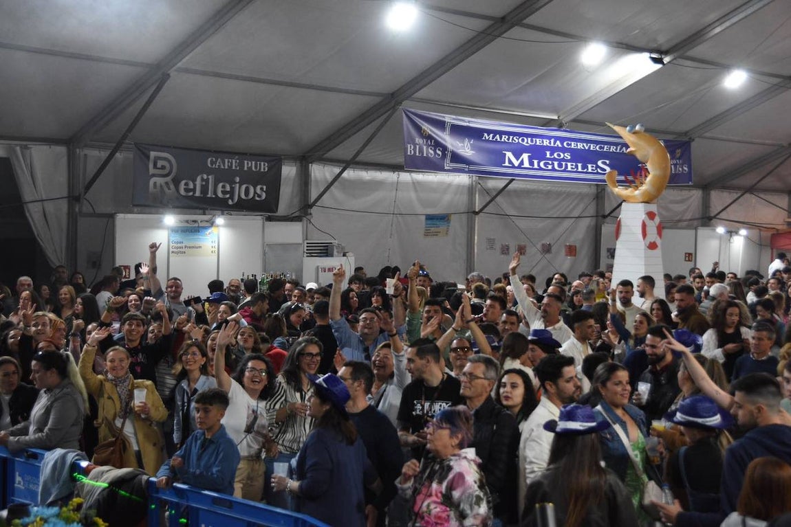 Sigue la fiesta y el ambientazo en la Feria de la Gamba de Punta Umbría. Estos son los conciertos del sábado