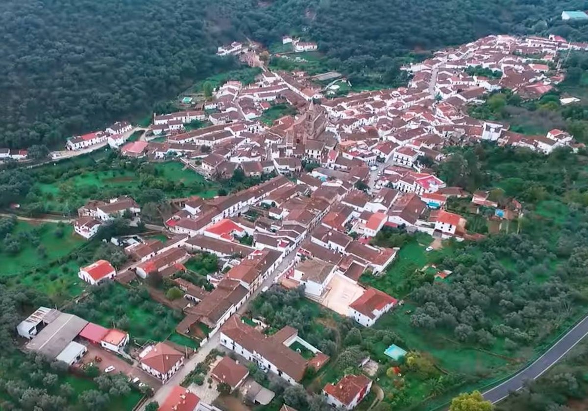 Vista general del Ayuntamiento de Alájar