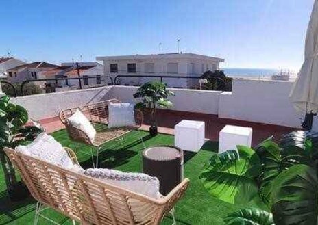 Imagen secundaria 1 - El fantástico chalet con vistas al mar que se puede alquilar en este pueblo de Huelva por menos de 250 euros