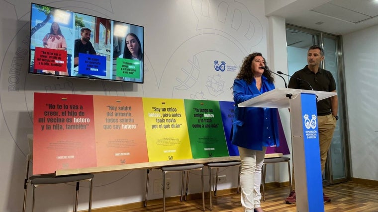 '¿Eres hetero? No se te nota nada': la Diputación de Huelva desmonta prejuicios en su campaña por el Orgullo