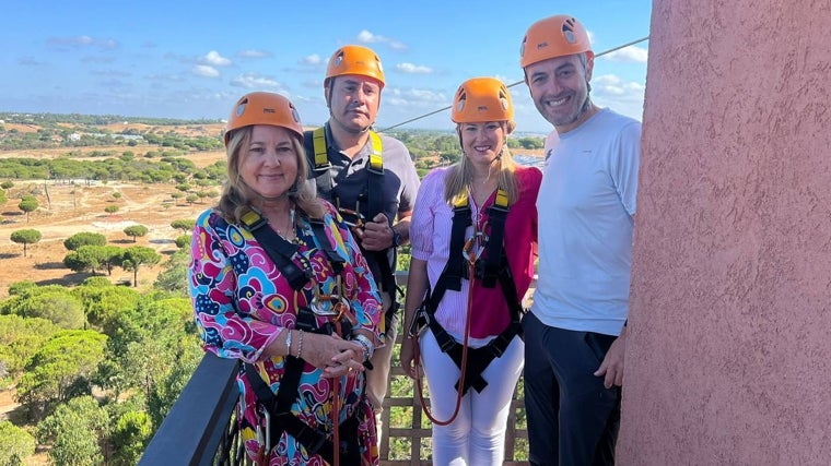 La presentación esta mañana de la Semana de Lepe en la Tirolina de islantilla