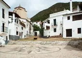 Así es el pequeño pueblo de Huelva con calles estrechas y empedradas rodeado de naturaleza que tienes que conocer