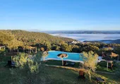 El restaurante de Huelva en el que te puedes bañar en una piscina infinity de agua salada con vistas a la Sierra de Aracena