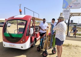 El vehículo eléctrico que conecta El Terrón con la playa de Nueva Umbría: horarios y precios