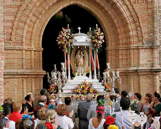 Traslado de la imagen para la celebración de la romería