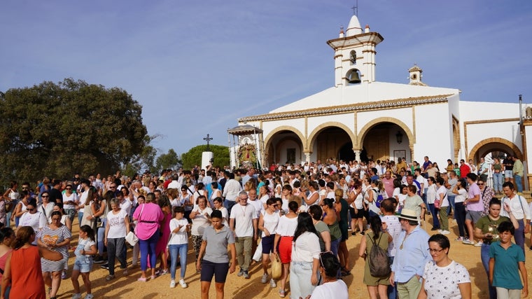 Moguer se prepara para vivir el tradicional traslado de la Virgen de Montemayor