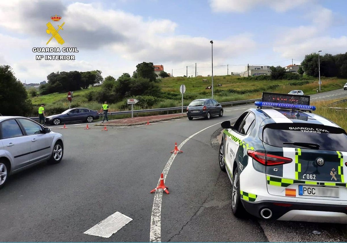 Un control preventivo de alcohol y drogas de la Guardia Civil