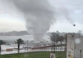 Isla Cristina comienza a tramitar las ayudas para los damnificados por el tornado que pasó por la localidad