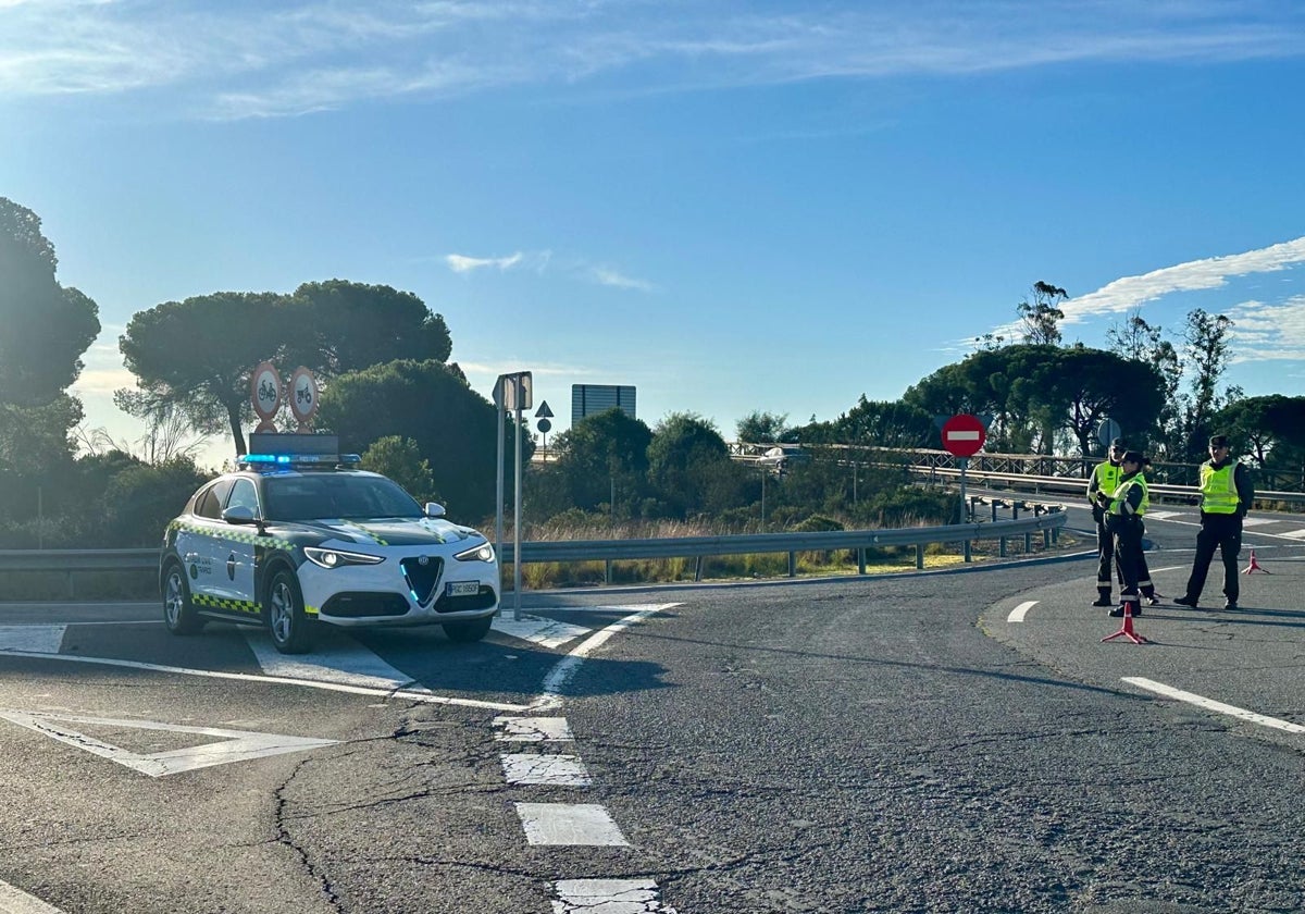 La Guardia Civil multiplica los controles de alcohol y drogas para las fiestas de Navidad en Huelva