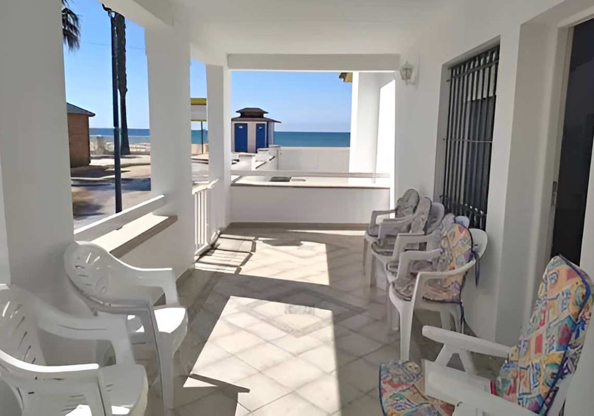 Porche en una vivienda de la costa de Huelva