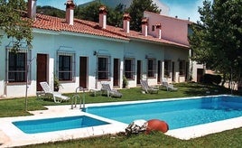 Sale a la venta un Hotel en plena Sierra de Huelva: tiene 29 habitaciones, piscina y más de 2.000 metros cuadrados