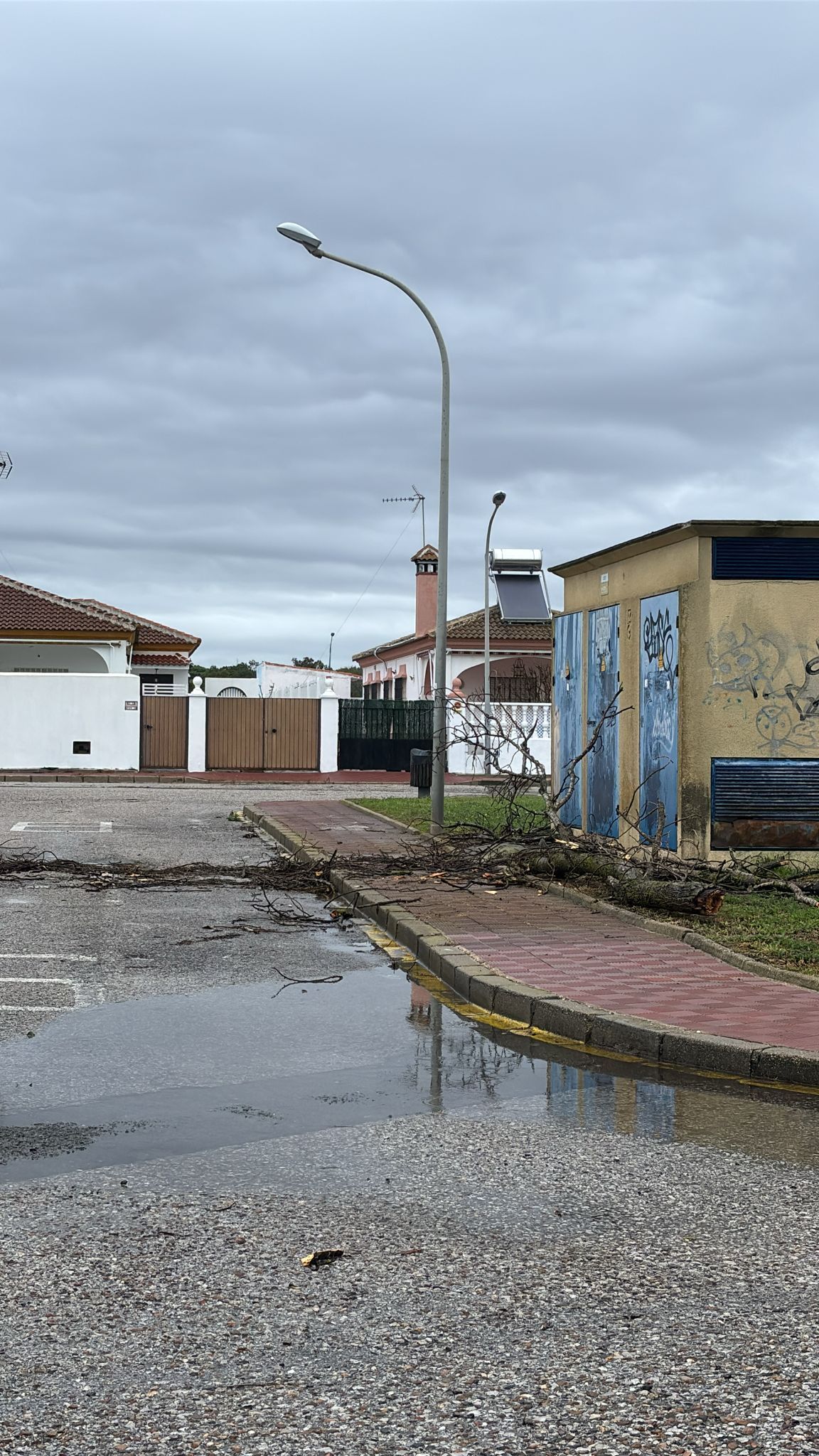 El paso de la borrasca Jana por la provincia de Huelva, en imágenes