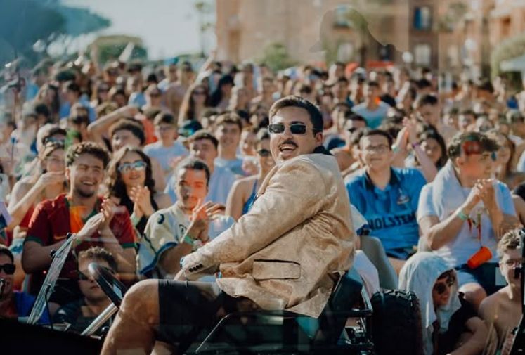 Las mejores imágenes de la inolvidable fiesta de los jóvenes portugueses en Punta Umbría: &quot;Esto es el paraíso&quot;