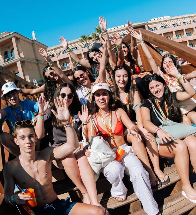 Las mejores imágenes de la inolvidable fiesta de los jóvenes portugueses en Punta Umbría: &quot;Esto es el paraíso&quot;