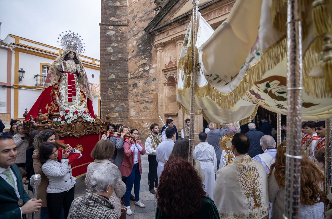 La procesión de la Virgen de Albricias en El Cerro de Andévalo, en imágenes
