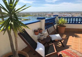 Uno de los áticos más espectaculares de Huelva sale a la venta: tiene unas vistas increíbles y este es su precio