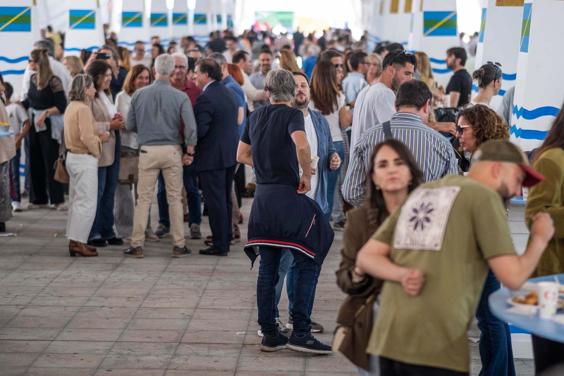 La jornada inaugural de la Feria de la Gamba de Punta Umbría, en imágenes