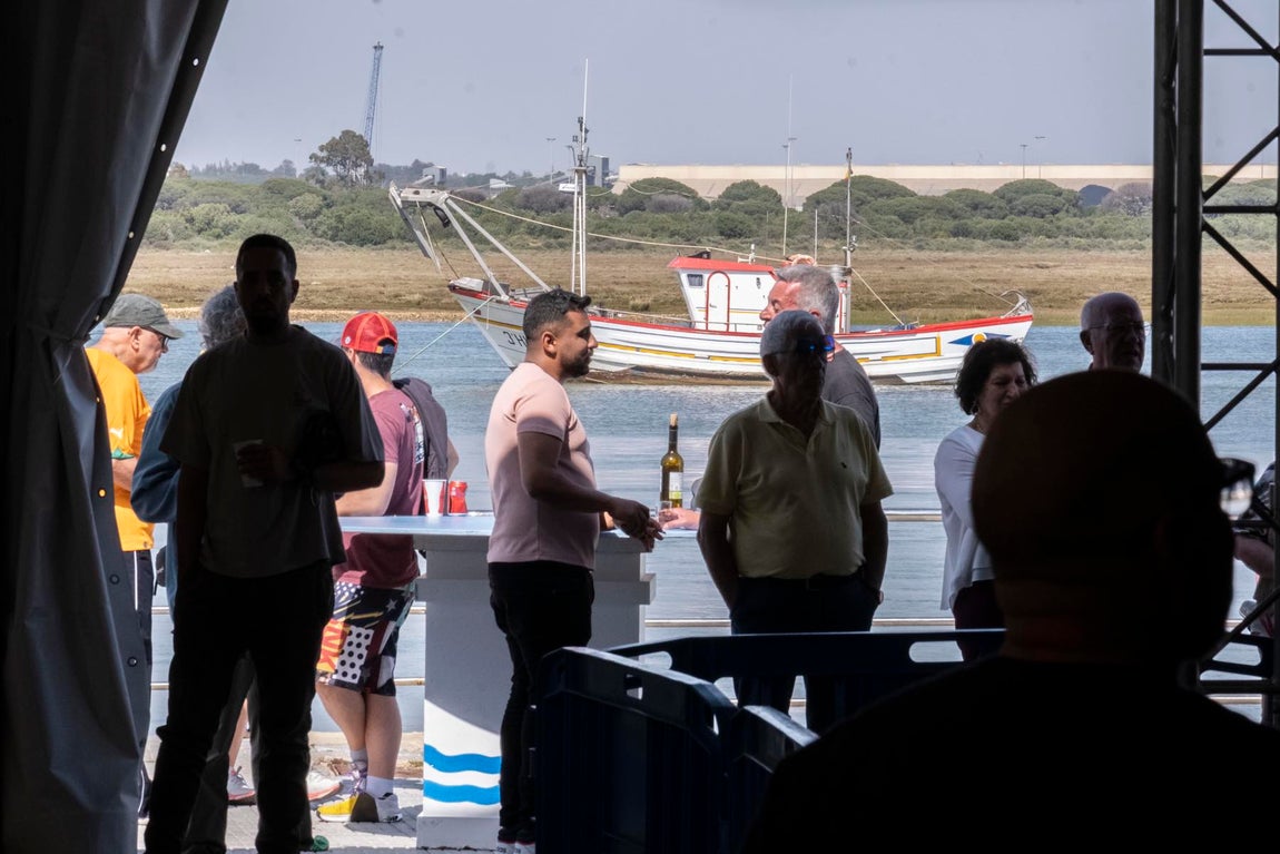 La jornada inaugural de la Feria de la Gamba de Punta Umbría, en imágenes