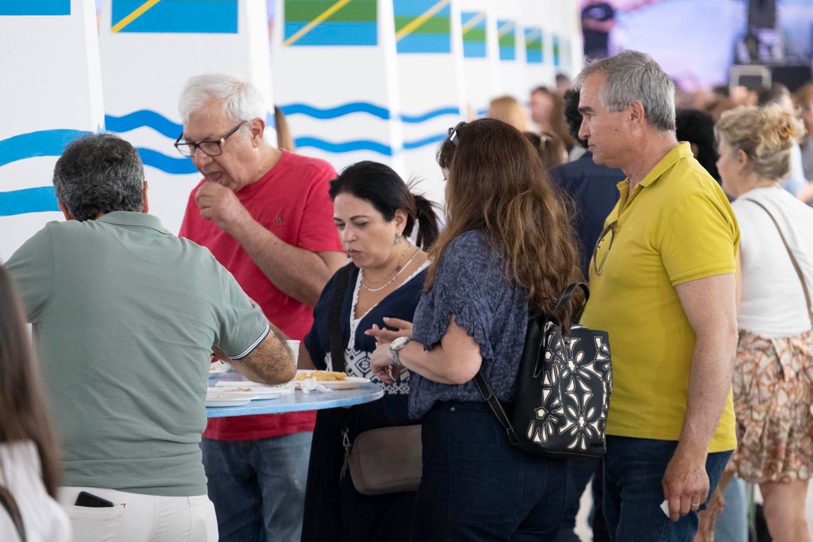 La jornada inaugural de la Feria de la Gamba de Punta Umbría, en imágenes