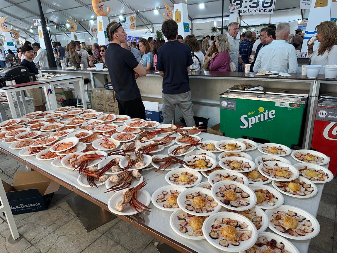 La celebración del 26 de Abril y la Feria de la Gamba de Punta Umbría, en imágenes