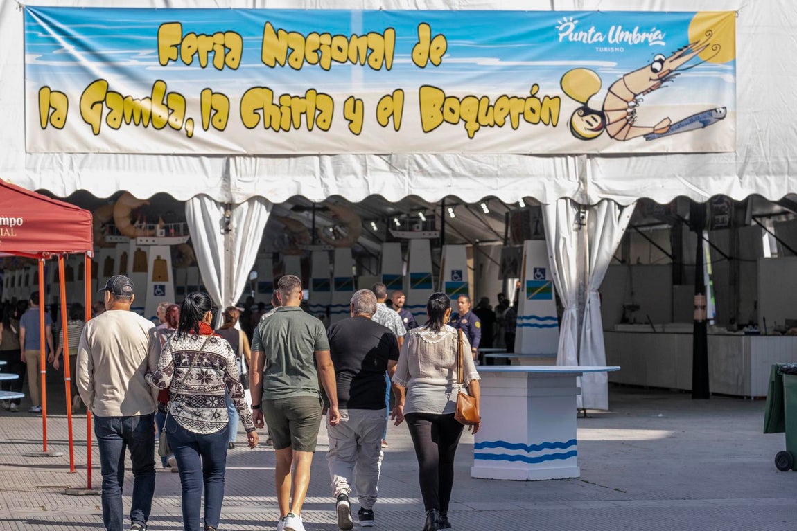 La celebración del 26 de Abril y la Feria de la Gamba de Punta Umbría, en imágenes