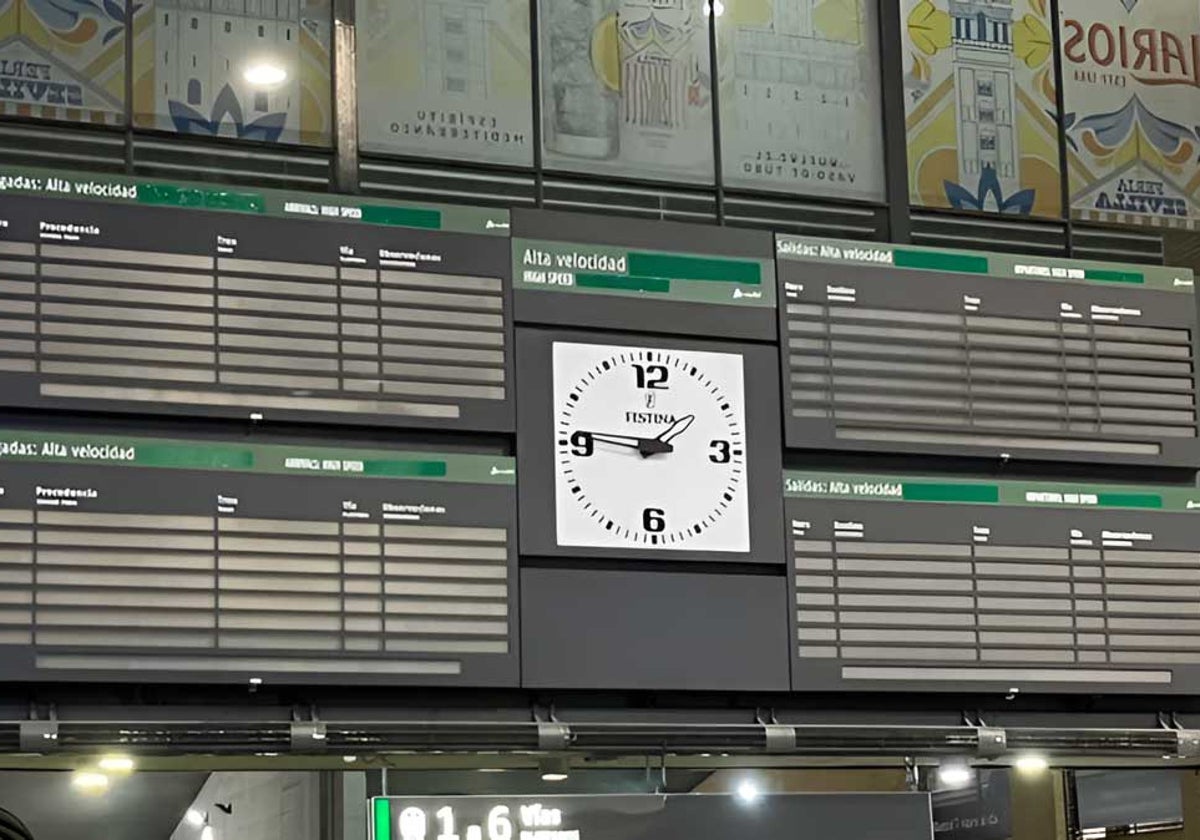 Los paneles, este martes en Santa Justa, sin información sobre los trenes debido al apagón