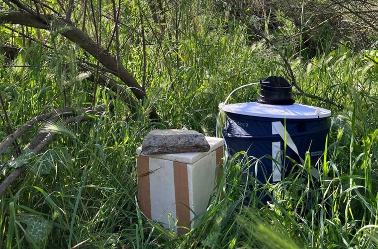 Imagen de una trampa instalada contra el mosquito del Virus del Nilo occidental
